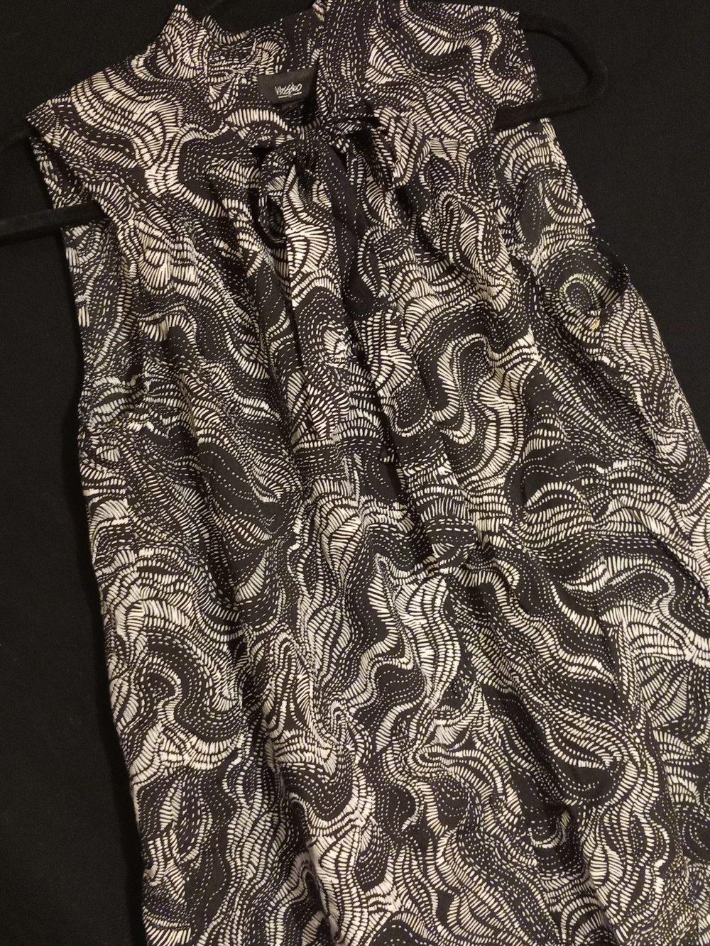 Mossimo Abstract Button-Down Top With Tie Neck Size L With Free Cowl Neck Tank